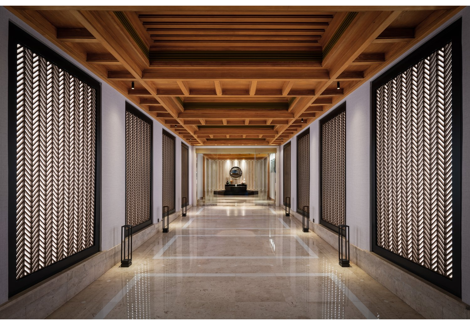 Lulie+Fisher+Design+Studio+-+Radisson+Blu+Creek+17